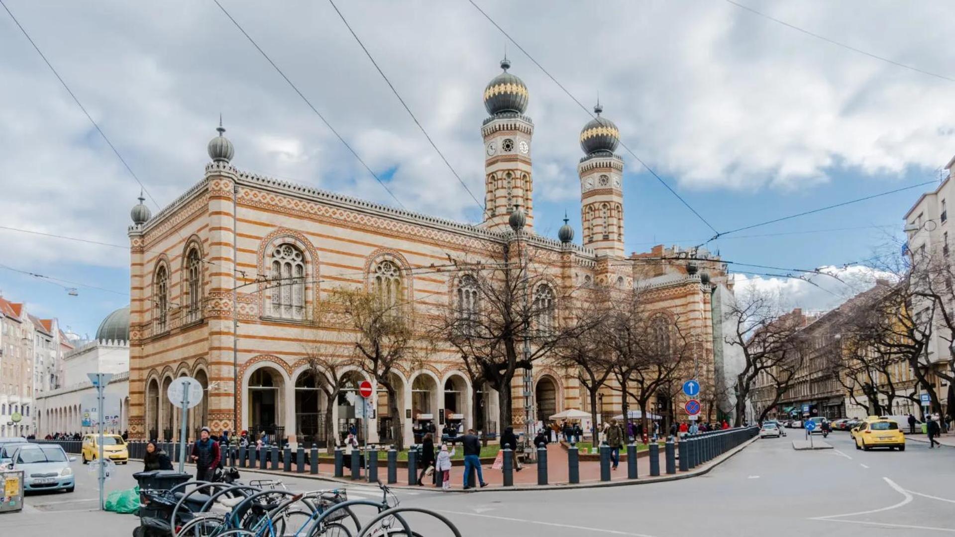 Budapest Hidden Gem At Center Next To Gozsdu Garden And Synagogue 외부 사진